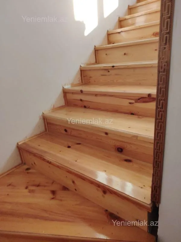 Satılır 6 otaqlı həyət evi 200 m²