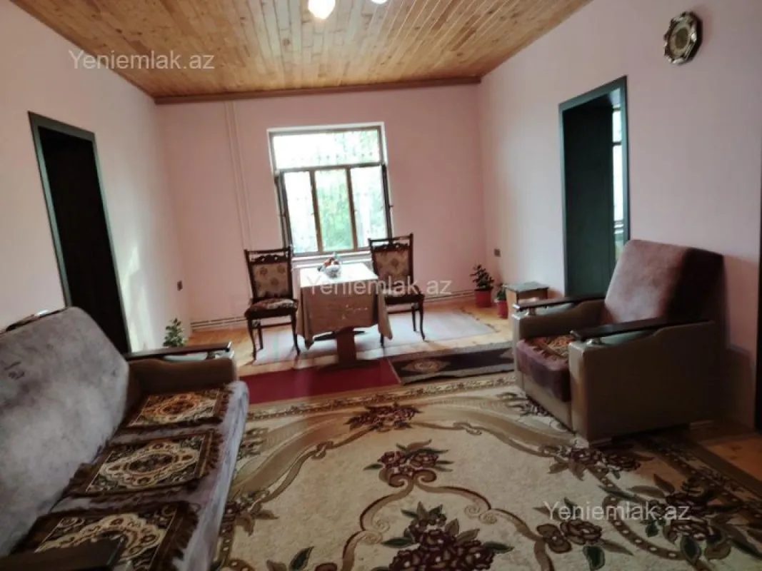 Satılır 6 otaqlı həyət evi 200 m²