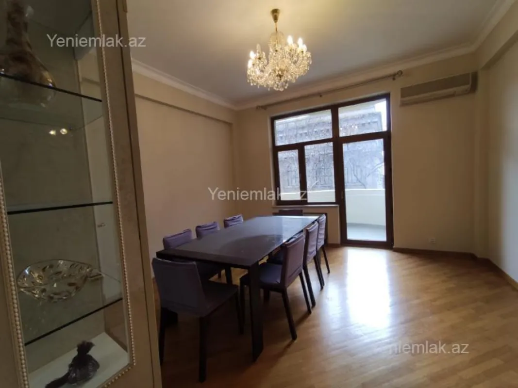 Satılır 4 otaqlı yeni tikili 155 m²