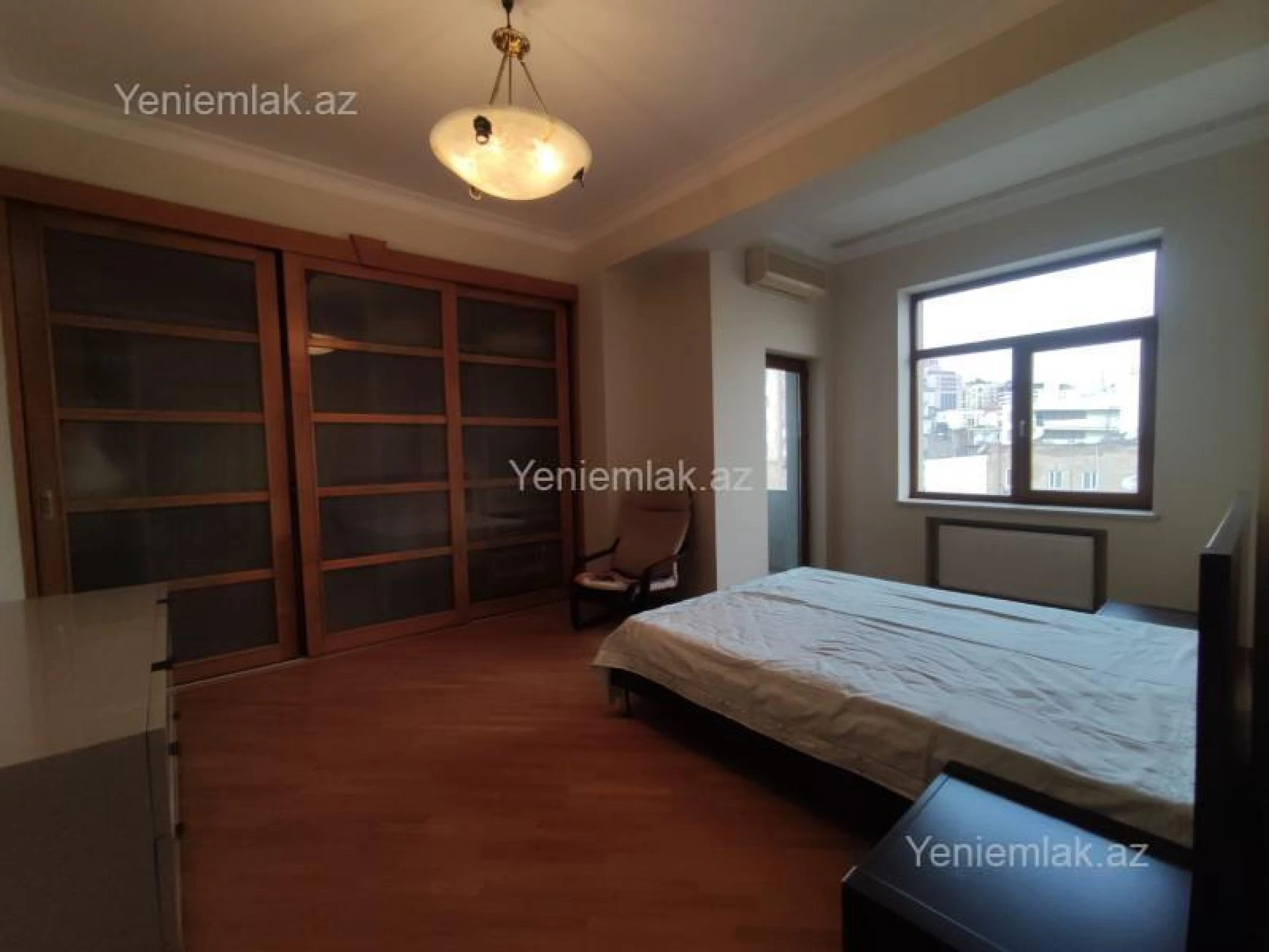 Satılır 4 otaqlı yeni tikili 155 m²