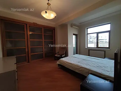 Satılır 4 otaqlı yeni tikili 155 m²