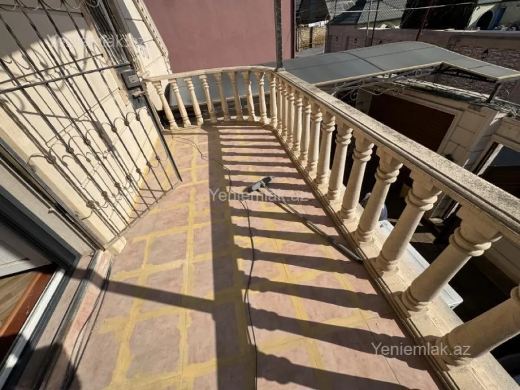 Satılır 5 otaqlı həyət evi 150 m²