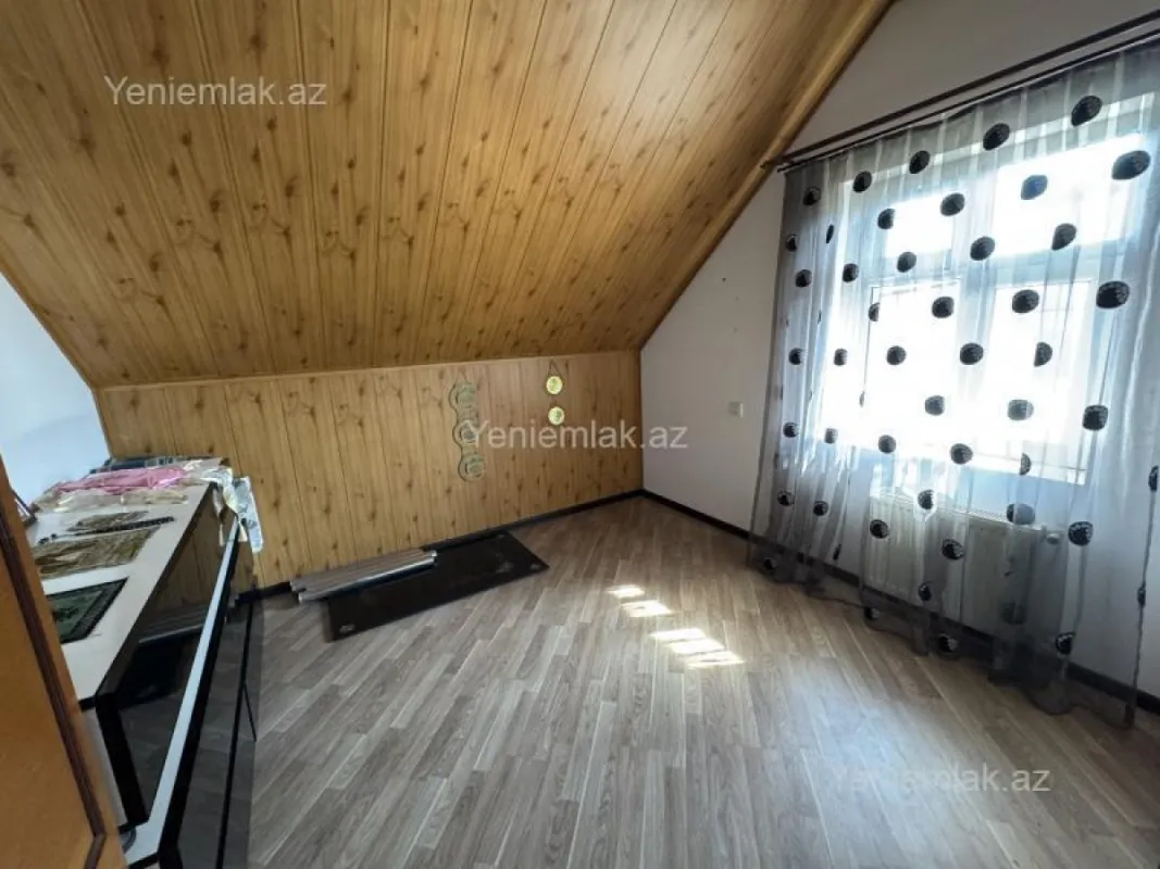 Satılır 5 otaqlı həyət evi 150 m²