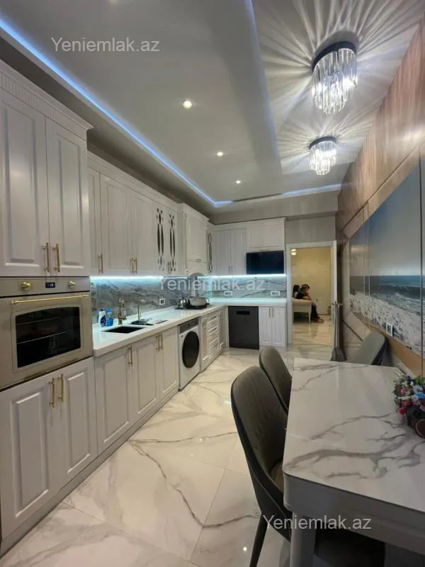 Satılır 3 otaqlı yeni tikili 127 m²