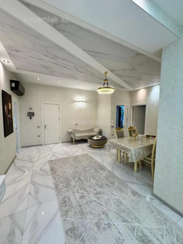 Satılır 3 otaqlı yeni tikili 127 m²