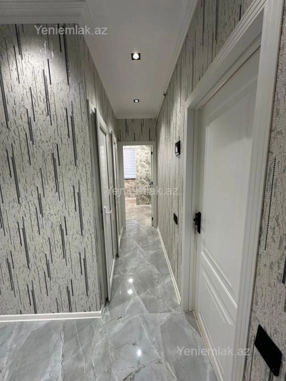 Satılır 2 otaqlı köhnə tikili 65 m²