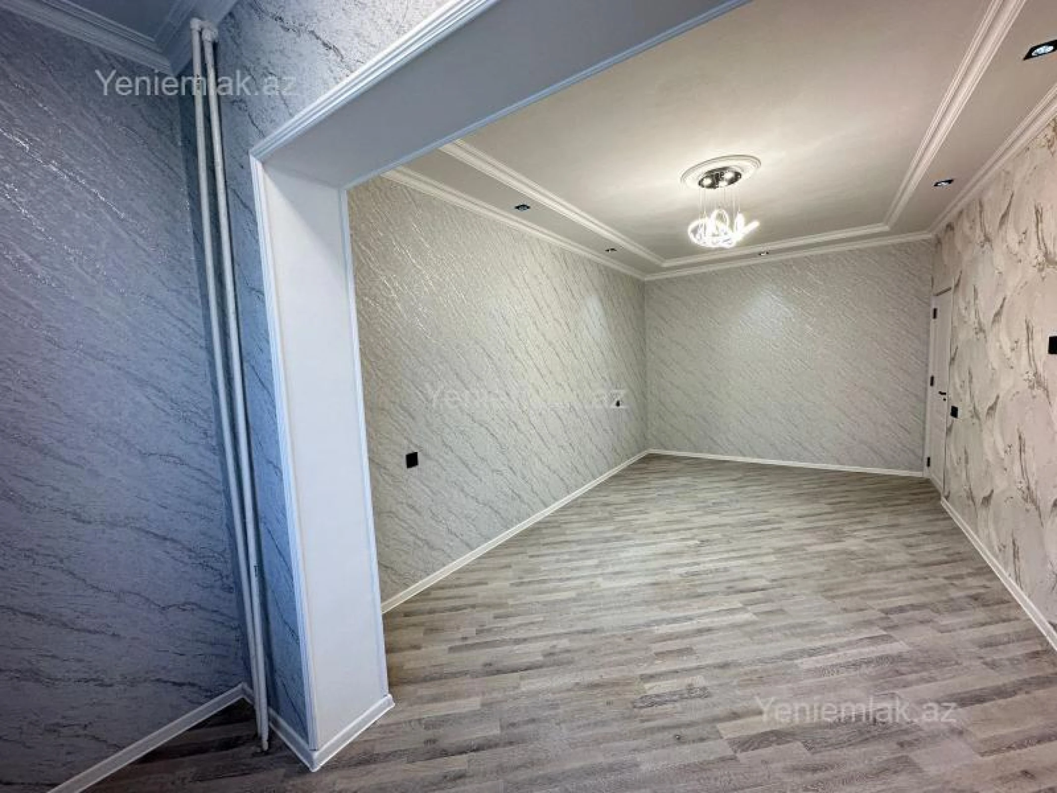 Satılır 2 otaqlı köhnə tikili 65 m²