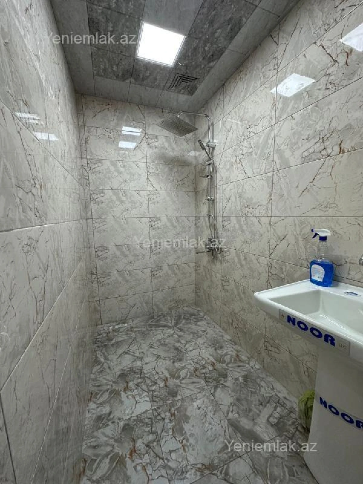 Satılır 2 otaqlı köhnə tikili 65 m²