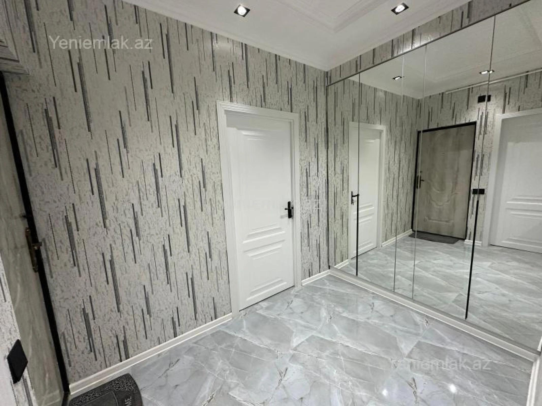 Satılır 2 otaqlı köhnə tikili 65 m²