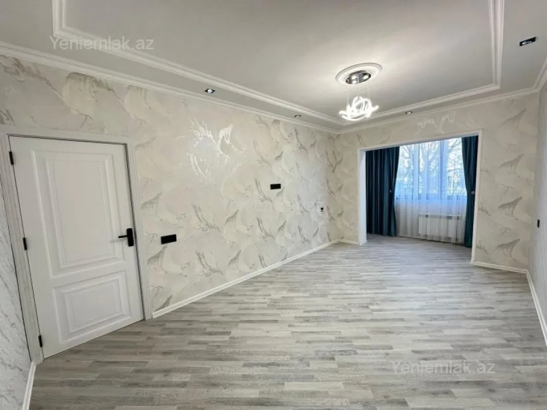 Satılır 2 otaqlı köhnə tikili 65 m²