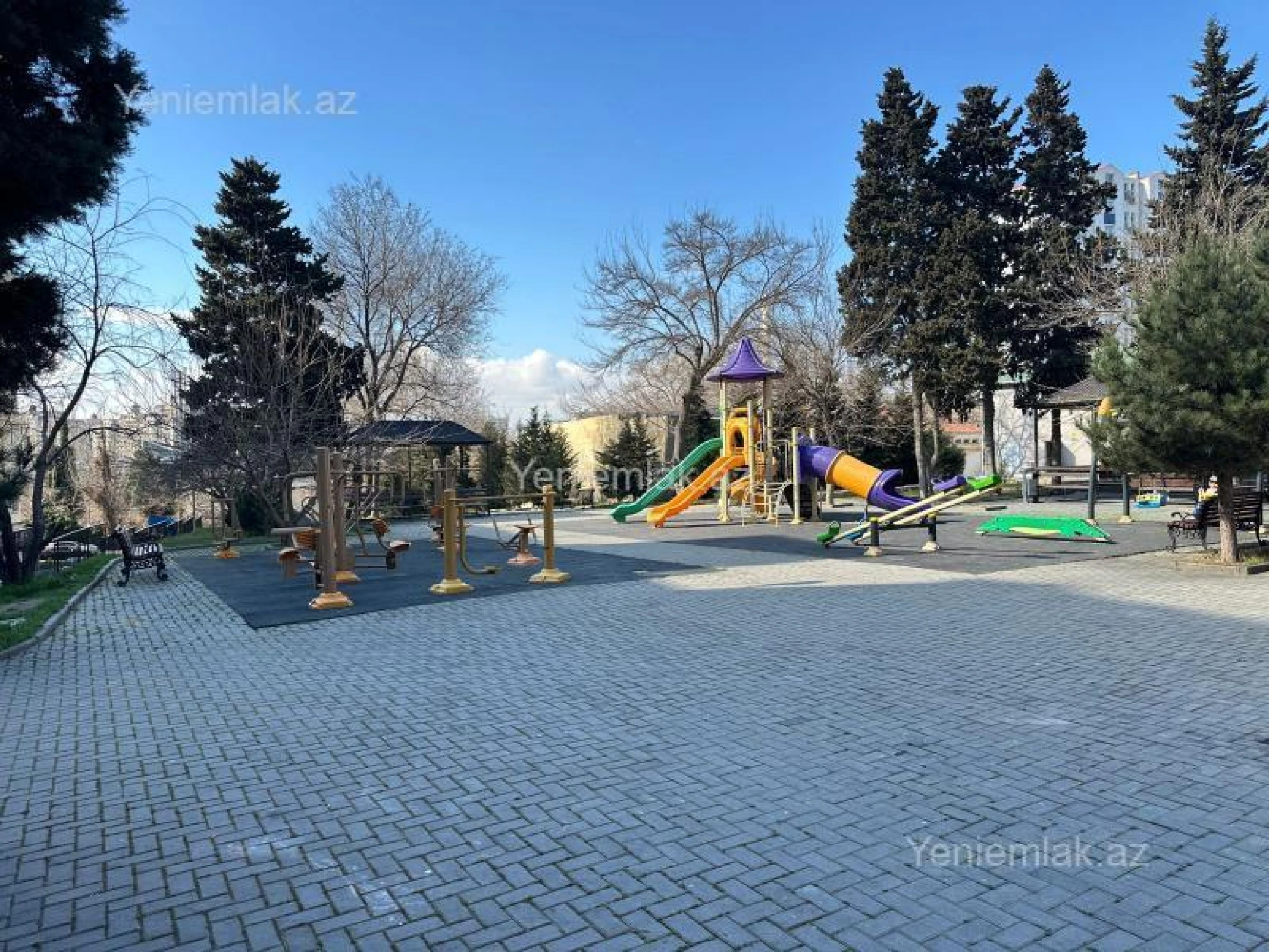 Satılır 2 otaqlı köhnə tikili 65 m²