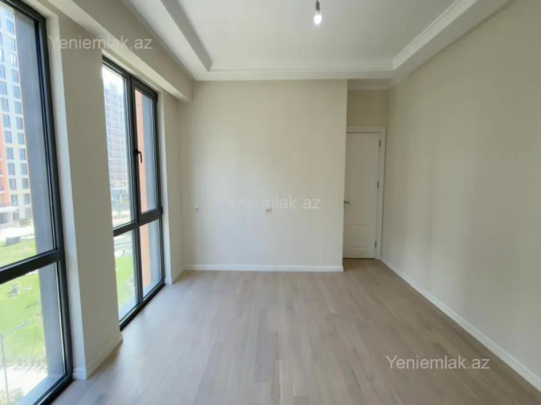 Satılır 3 otaqlı yeni tikili 83 m²