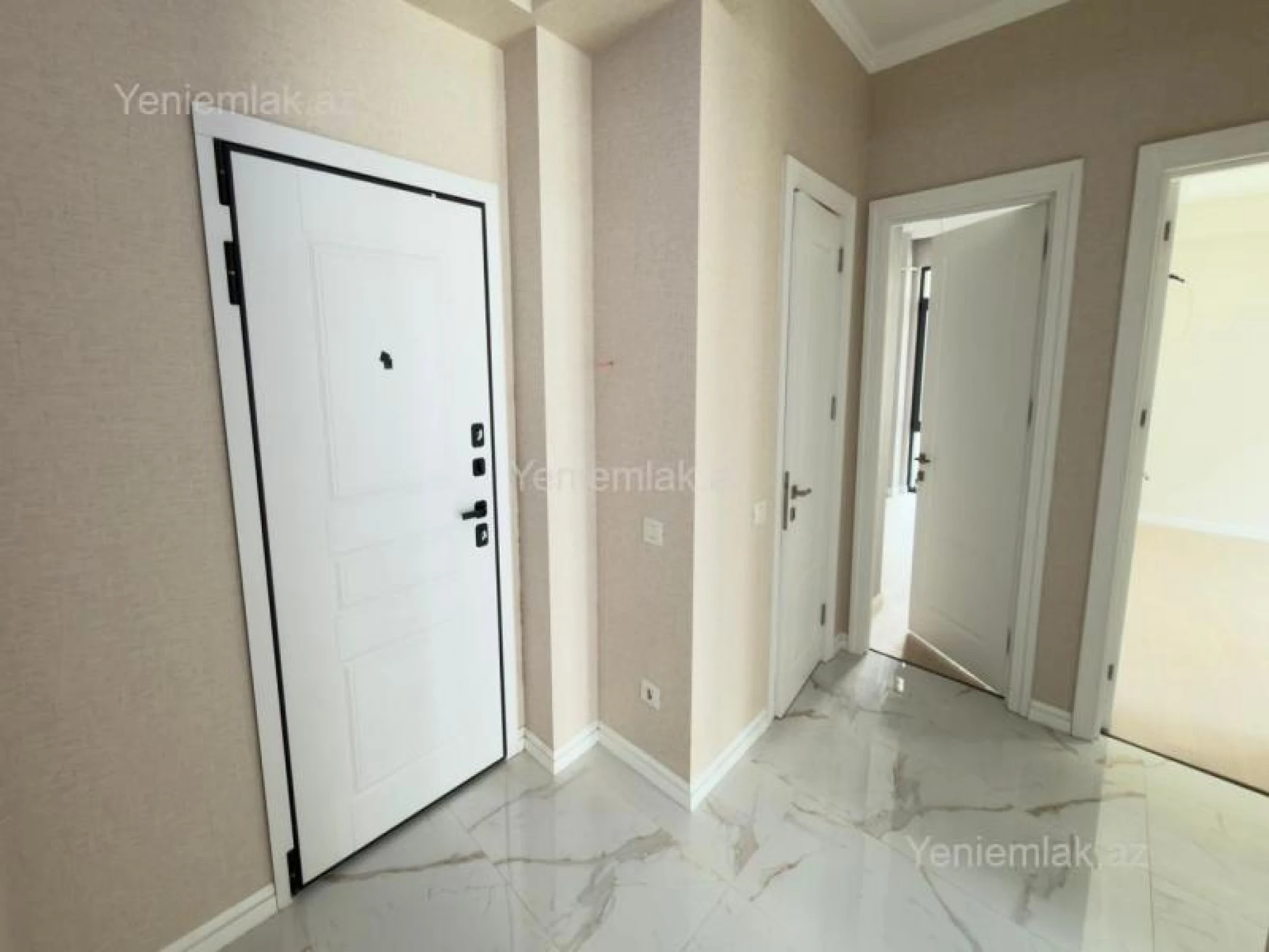 Satılır 3 otaqlı yeni tikili 83 m²