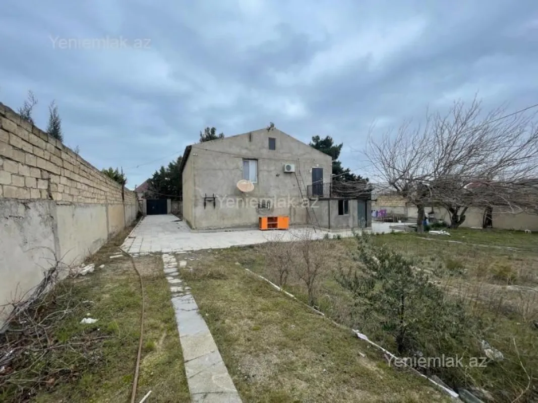 Satılır 6 otaqlı həyət evi 220 m²