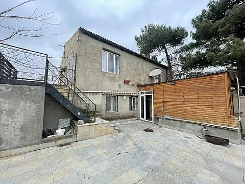 Satılır 6 otaqlı həyət evi 220 m²