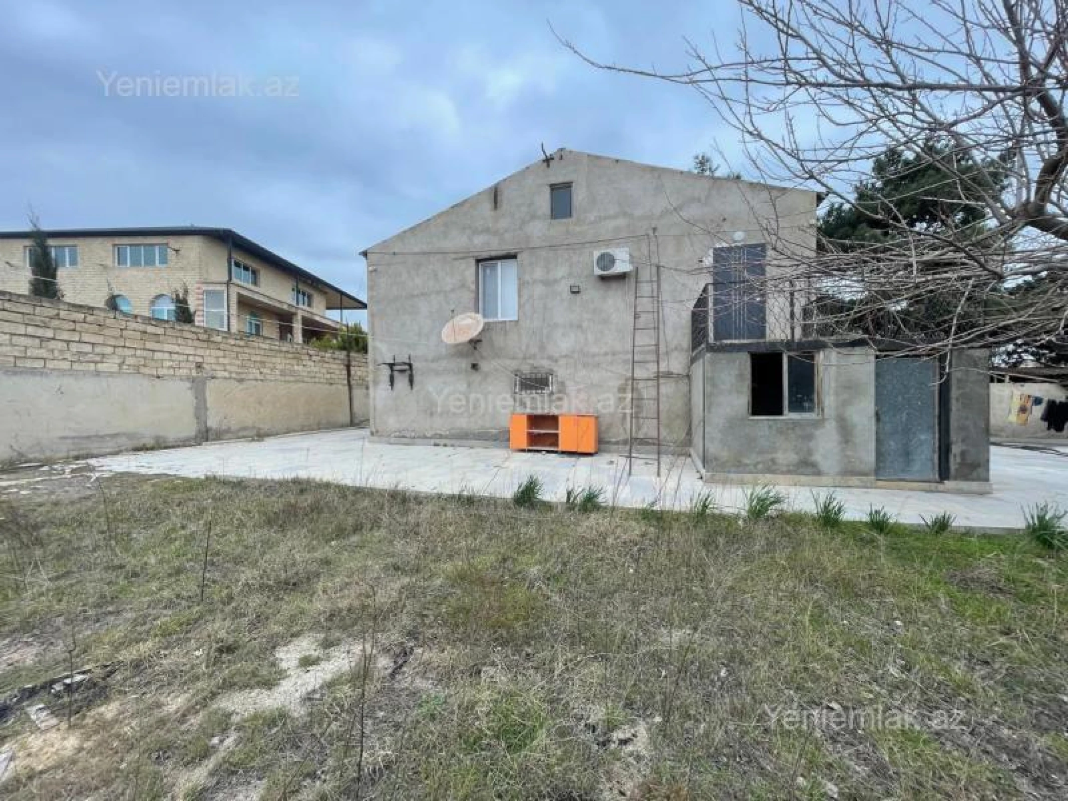 Satılır 6 otaqlı həyət evi 220 m²