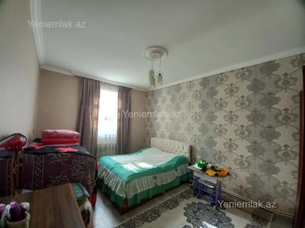 Satılır 5 otaqlı həyət evi 140 m²