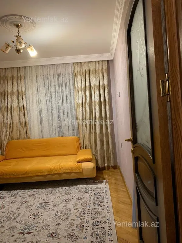 Satılır 2 otaqlı köhnə tikili 60 m²