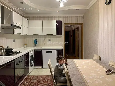 Satılır 2 otaqlı köhnə tikili 60 m²