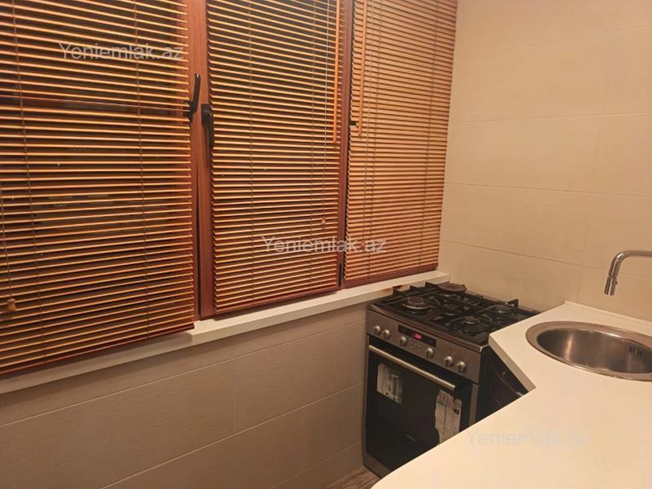 Satılır 3 otaqlı yeni tikili 135 m²