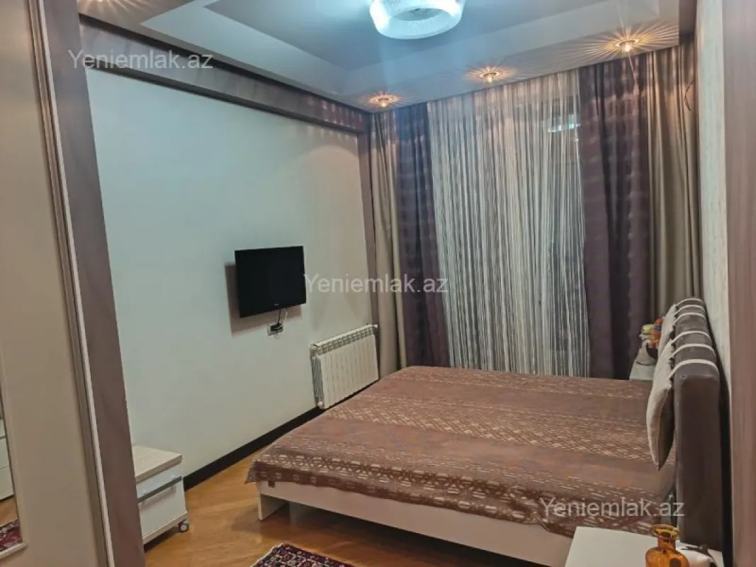 Satılır 3 otaqlı yeni tikili 135 m²