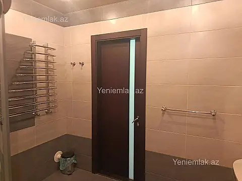 Satılır 3 otaqlı yeni tikili 135 m²