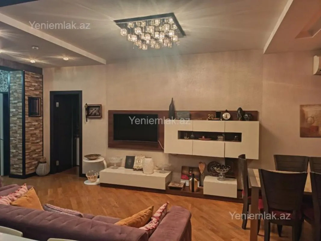 Satılır 3 otaqlı yeni tikili 135 m²