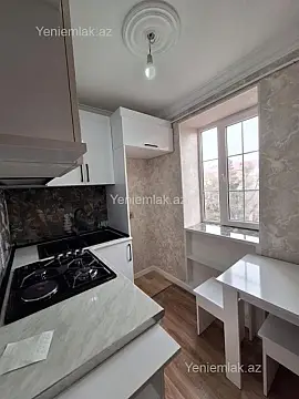 Satılır 2 otaqlı köhnə tikili 48 m²