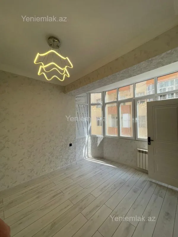 Satılır 3 otaqlı yeni tikili 82 m²