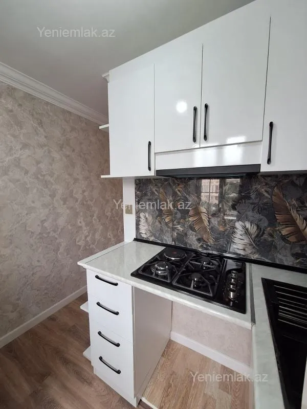 Satılır 2 otaqlı köhnə tikili 50 m²