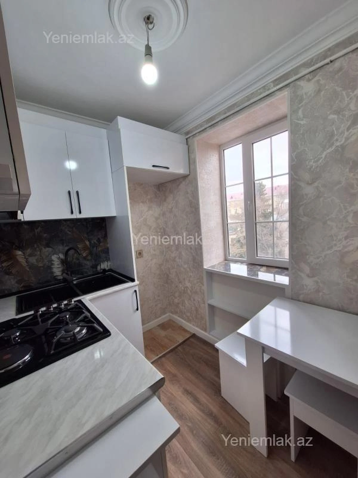 Satılır 2 otaqlı köhnə tikili 50 m²