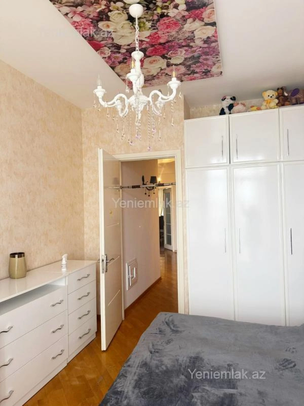 Satılır 3 otaqlı yeni tikili 90 m²