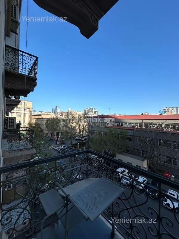 Satılır 3 otaqlı köhnə tikili 72 m²