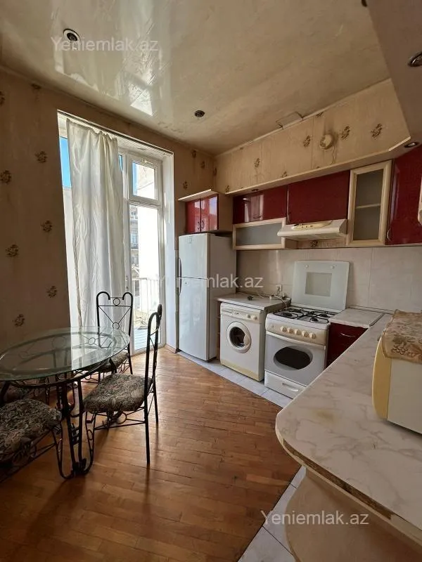 Satılır 3 otaqlı köhnə tikili 72 m²