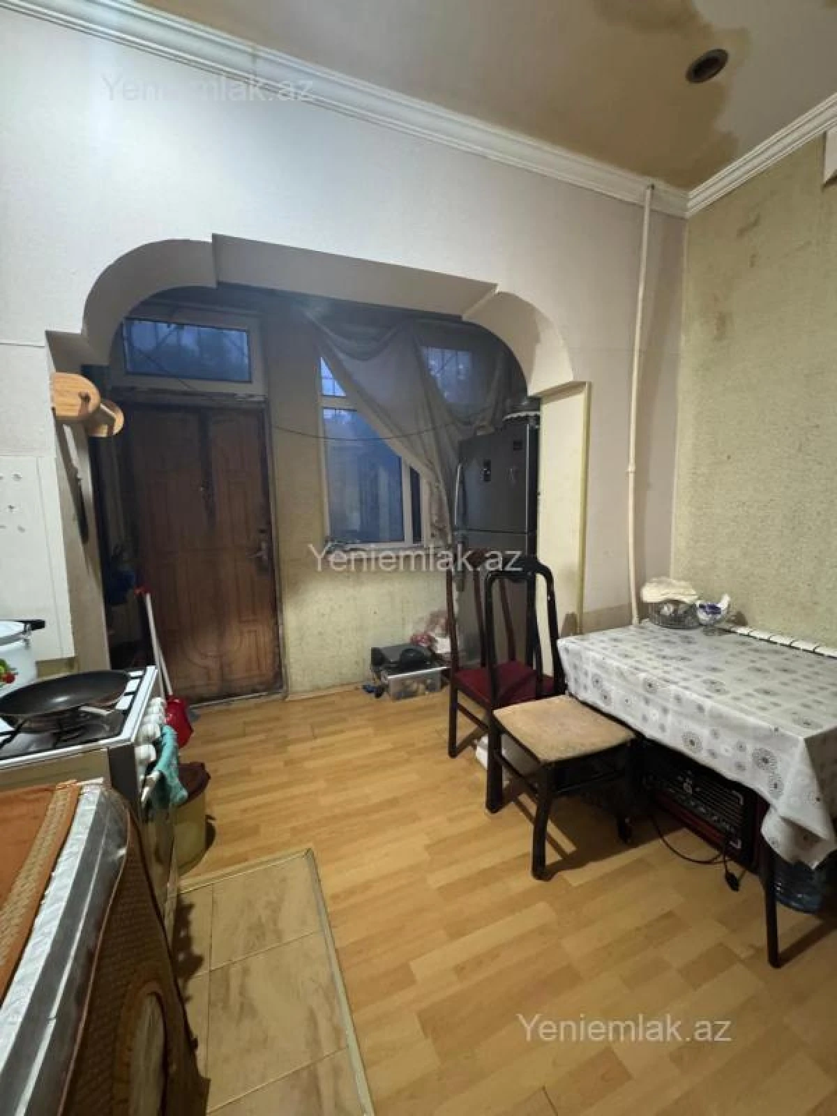 Satılır 2 otaqlı köhnə tikili 65 m²