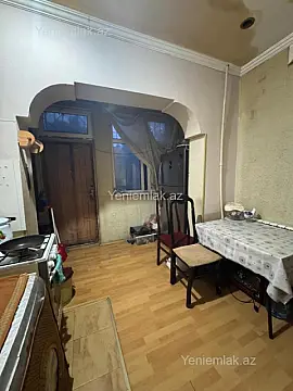 Satılır 2 otaqlı köhnə tikili 65 m²