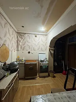 Satılır 2 otaqlı köhnə tikili 65 m²