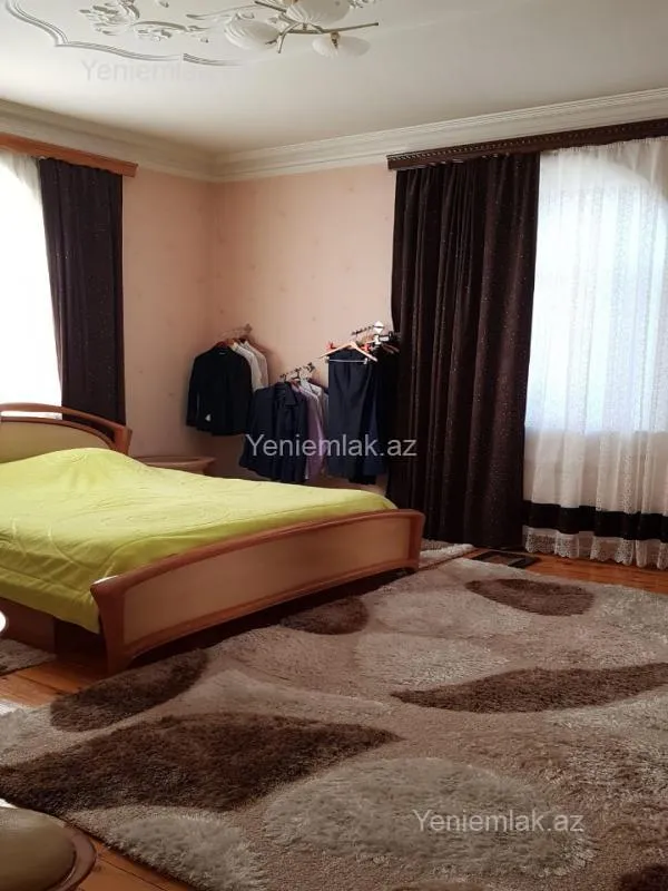 Satılır 6 otaqlı həyət evi 220 m²