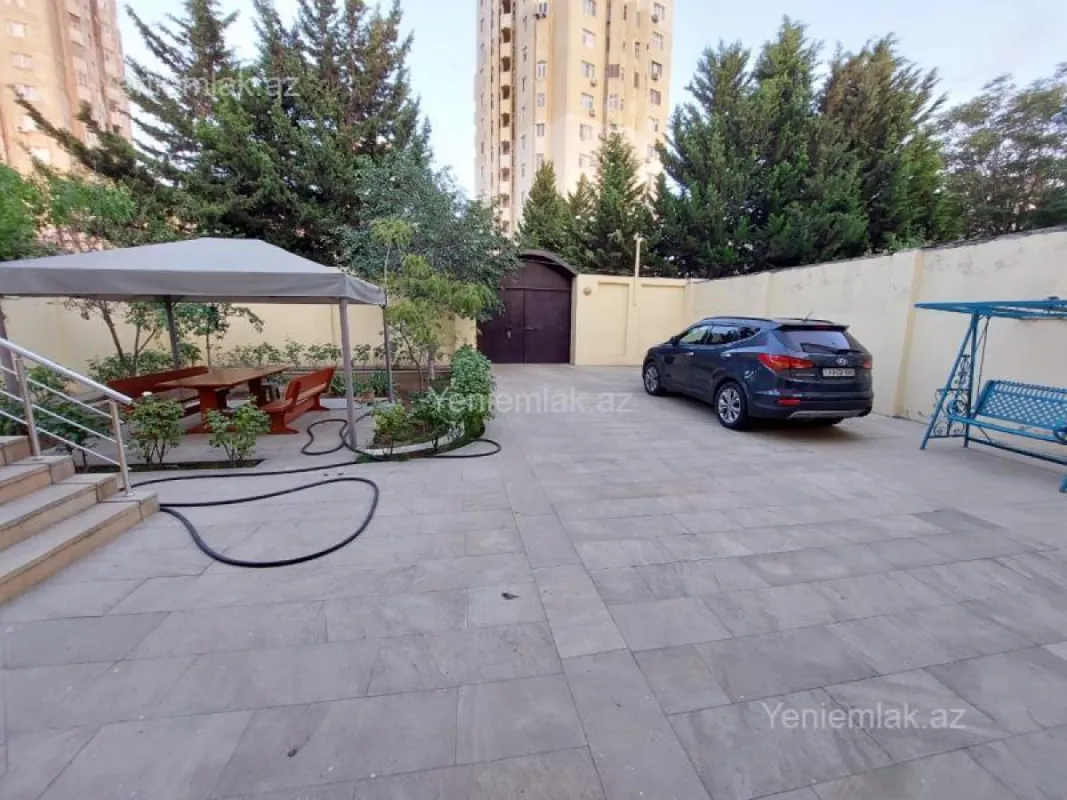 Satılır 6 otaqlı həyət evi 220 m²