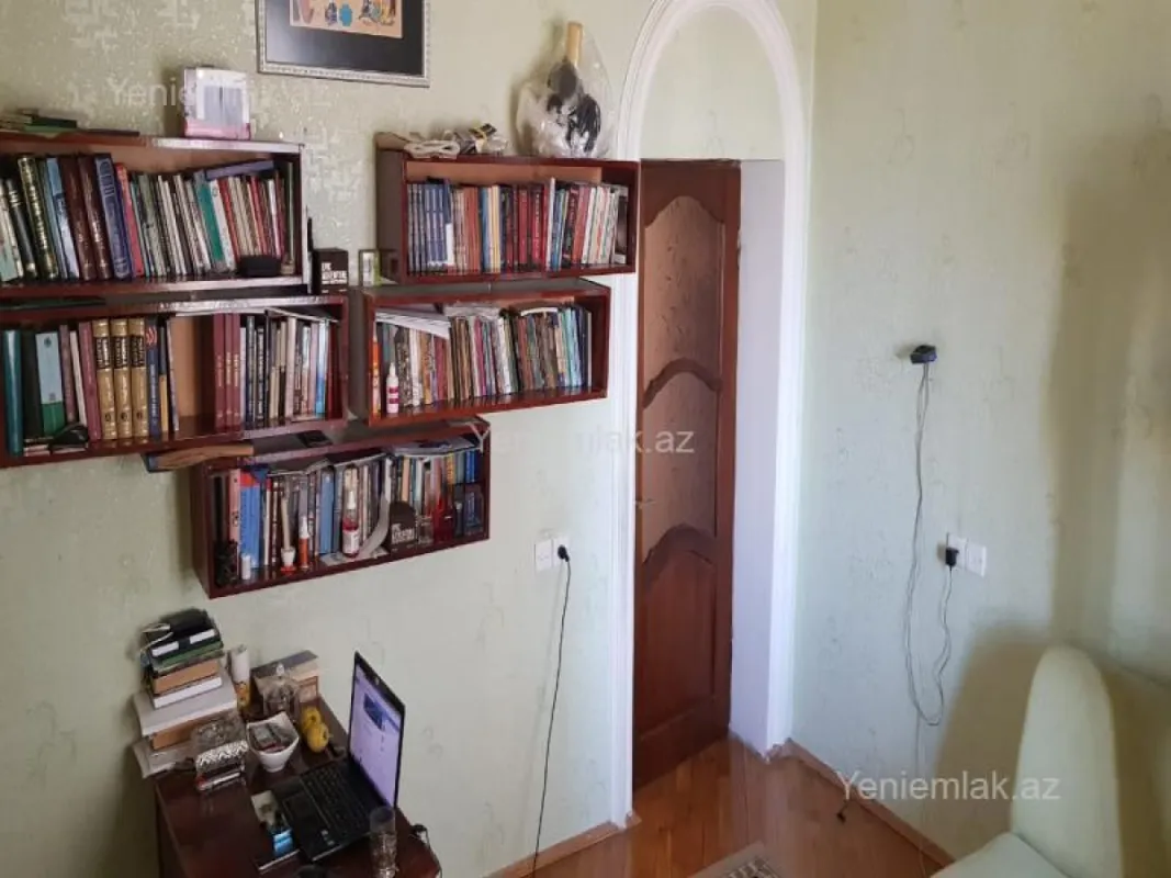 Satılır 6 otaqlı həyət evi 220 m²