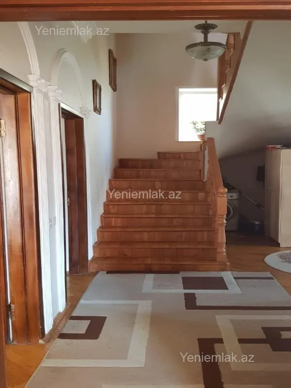 Satılır 6 otaqlı həyət evi 220 m²