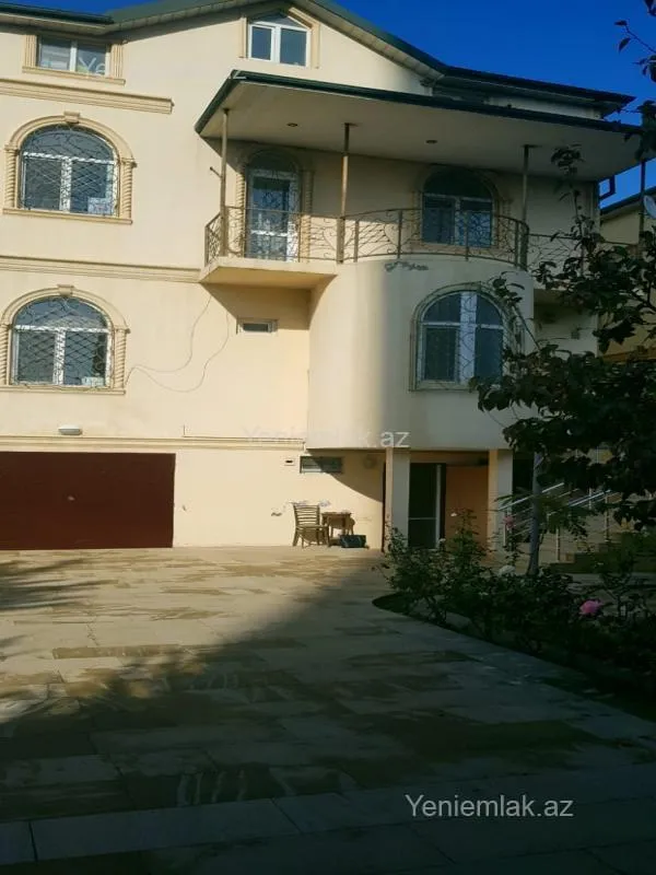 Satılır 6 otaqlı həyət evi 220 m²