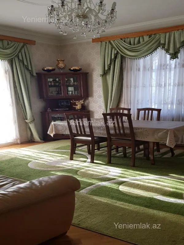 Satılır 6 otaqlı həyət evi 220 m²