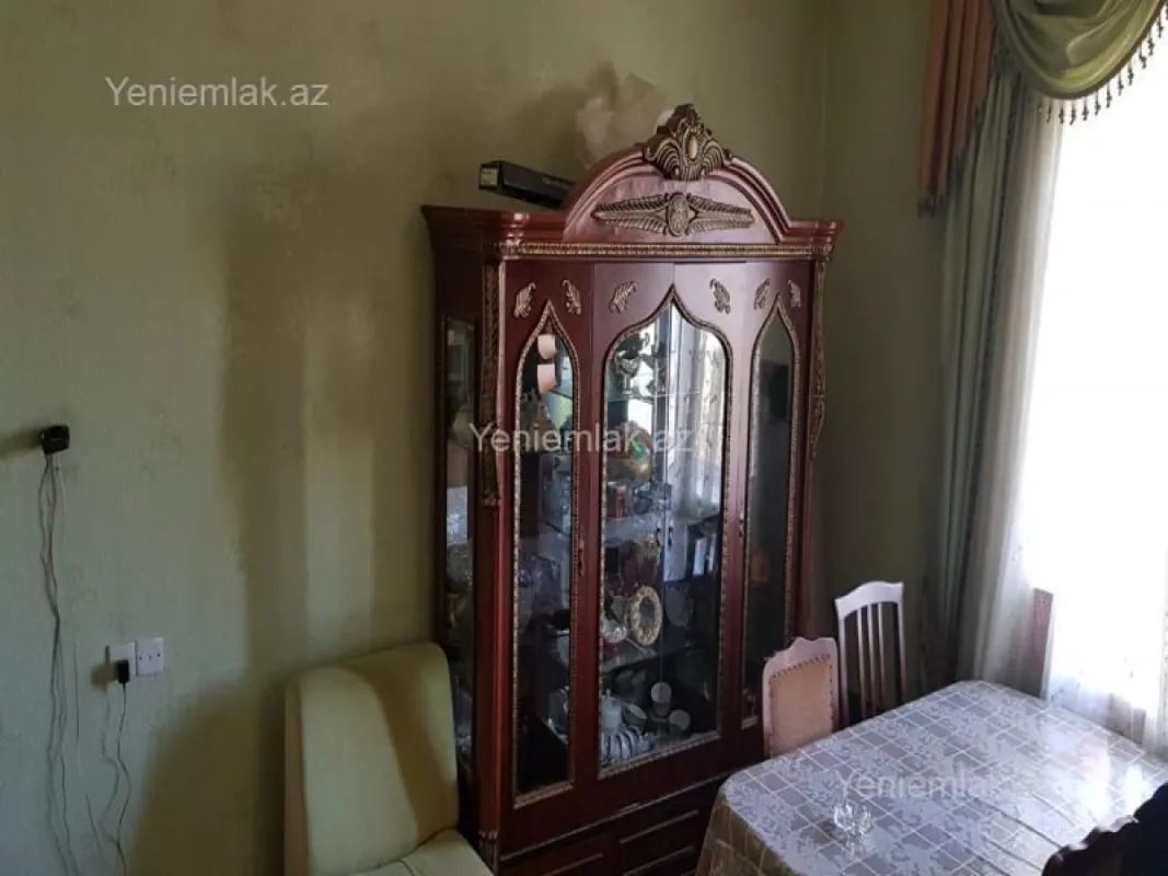 Satılır 6 otaqlı həyət evi 220 m²