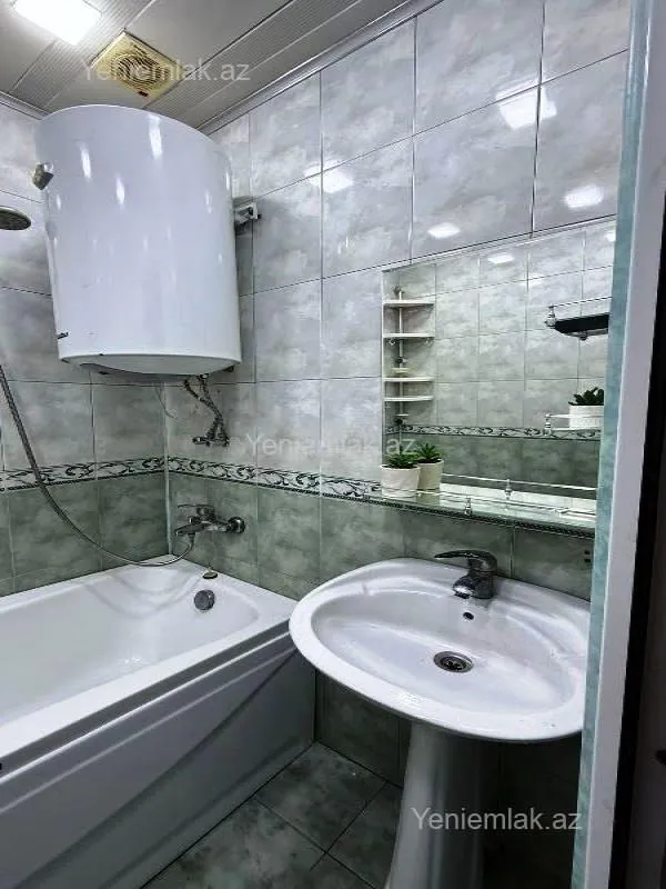 Satılır 2 otaqlı köhnə tikili 45 m²