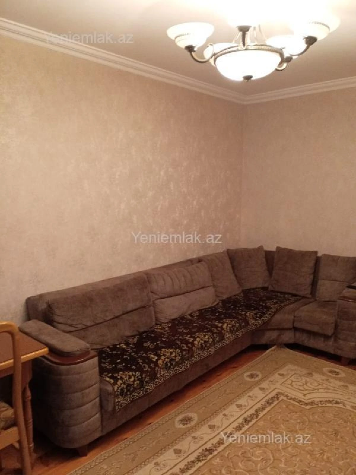 Satılır 4 otaqlı köhnə tikili 100 m²