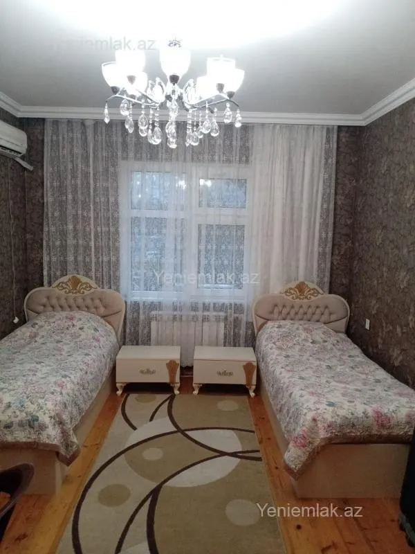 Satılır 4 otaqlı köhnə tikili 100 m²