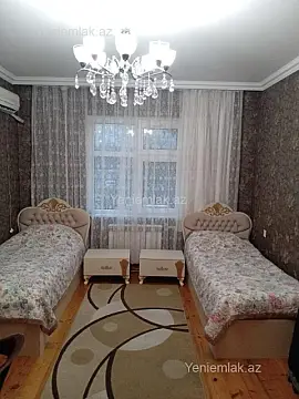 Satılır 4 otaqlı köhnə tikili 100 m²