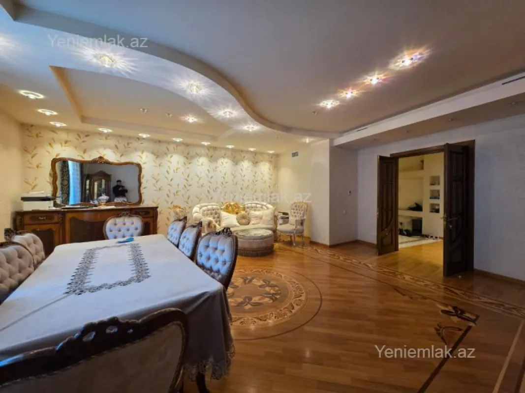 Satılır 7 otaqlı yeni tikili 350 m²