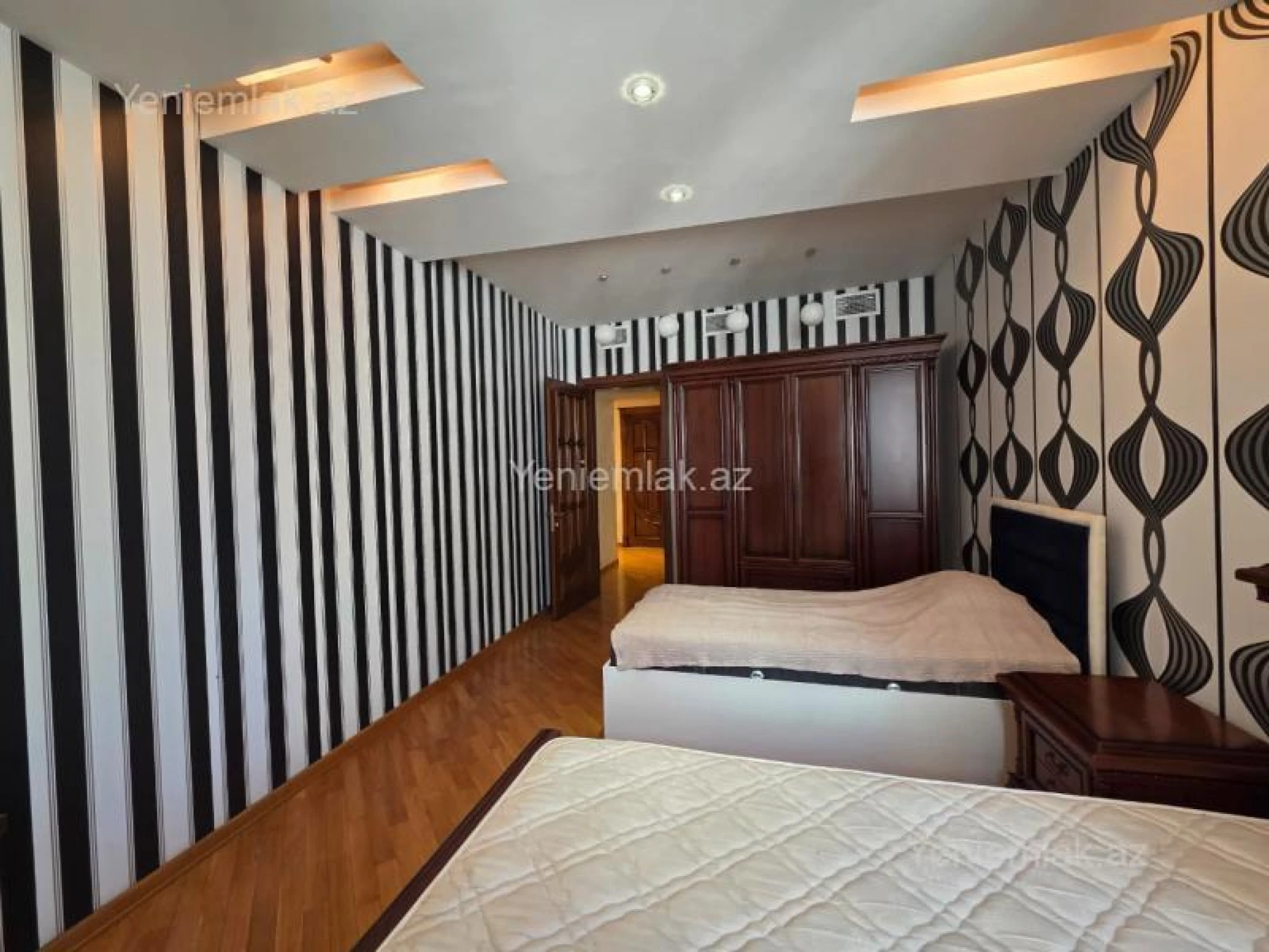 Satılır 7 otaqlı yeni tikili 350 m²